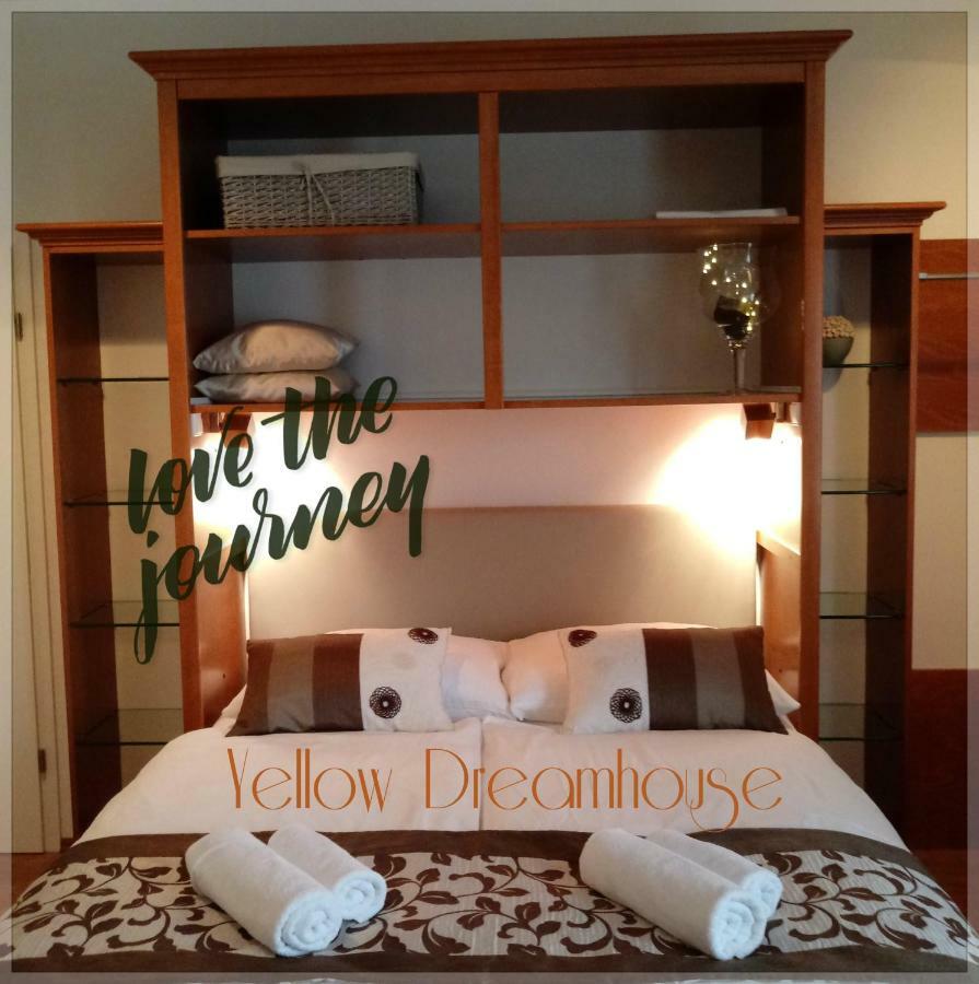 Yellow Dreamhouse Postojna Exterior photo